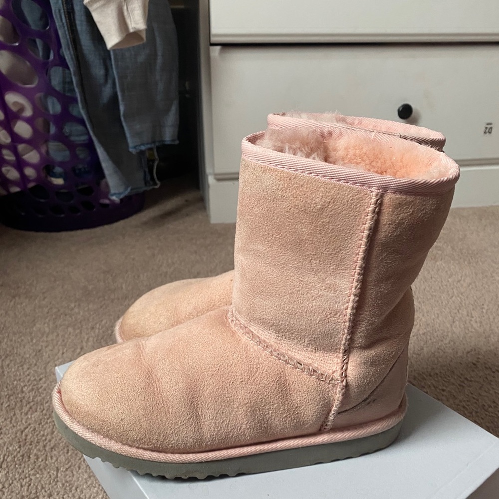 Ugg’s size 3